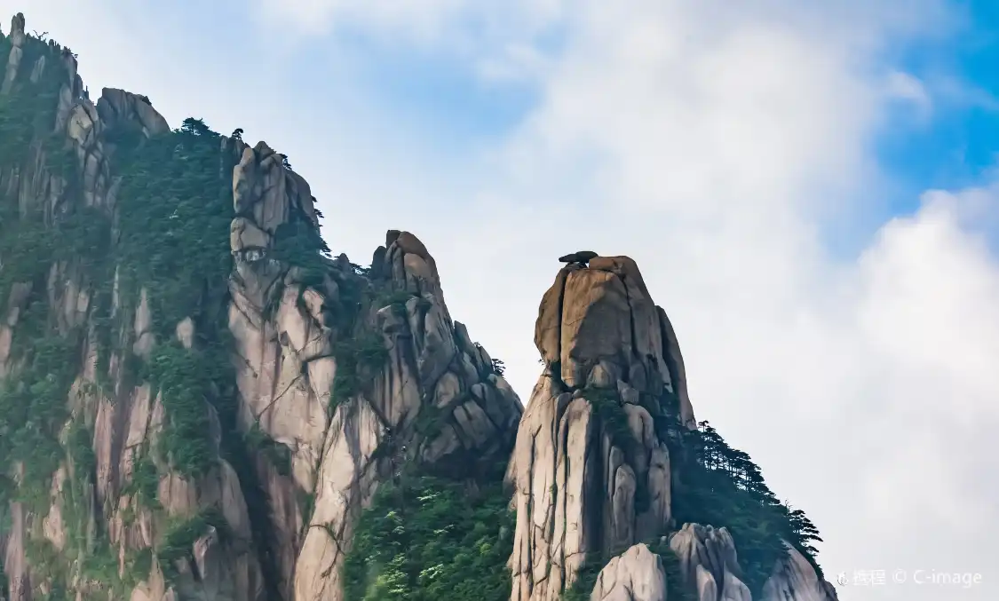 Hotels near Stone of a Jumping Squirrel