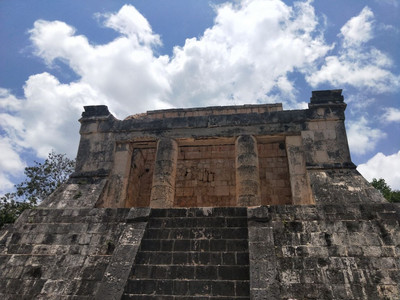La Iglesia - Tinum Travel Reviews| Travel Guide La Iglesia - Tinum Travel Reviews| Travel Guide