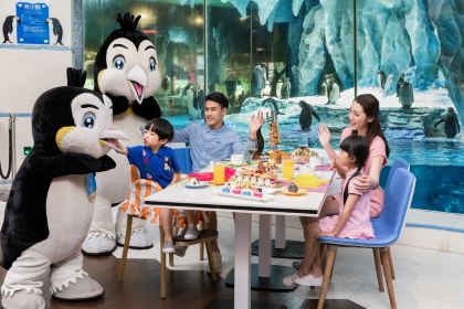 Emperor Penguin All Day Dining