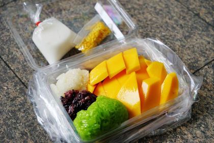 Mae Varee Mango Sticky Rice