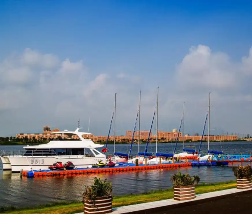 Hotels near Donghu Digital Town