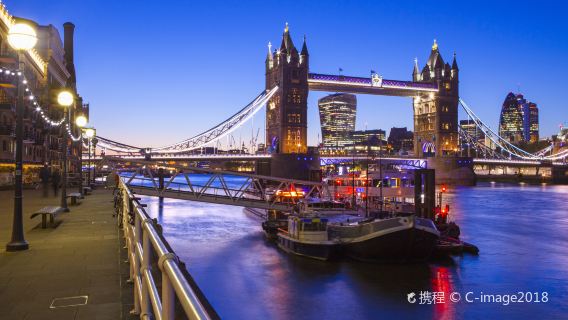 Biglietto per la barca per la crociera serale sul Tamigi a Londra, Regno Unito + cena opzionale + musica o spettacolo dal vivo con cantante live
