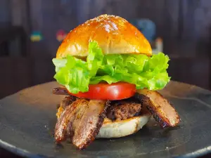 Toto la Bebe Hamburger