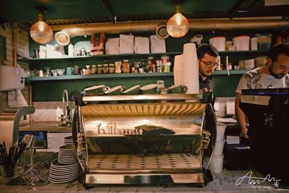 服務員（費茲羅維亞店）