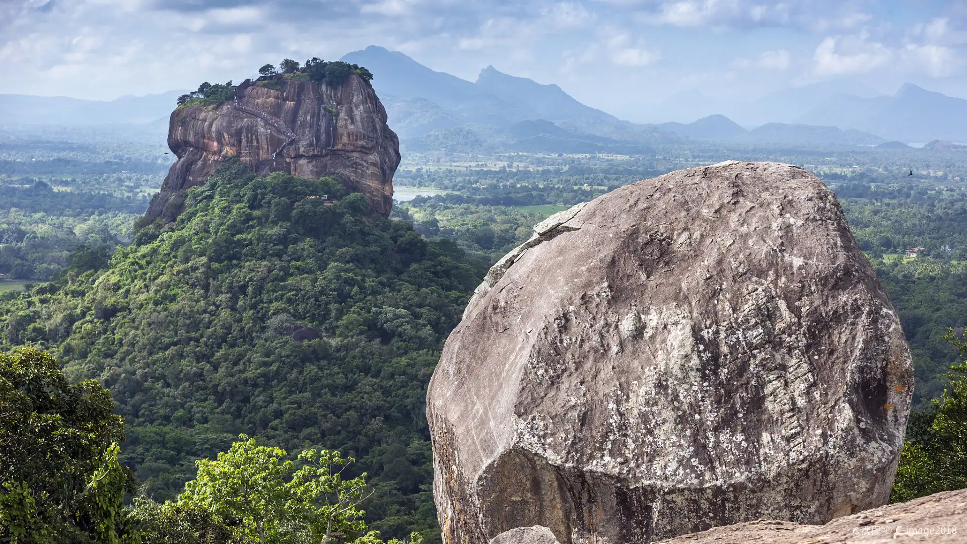 Hotels near Pidurangala Rock