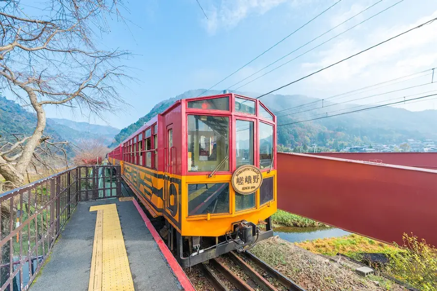 嵐山嵯峨野トロッコ列車