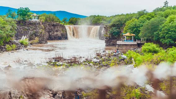 Diaoshuilou Waterfall