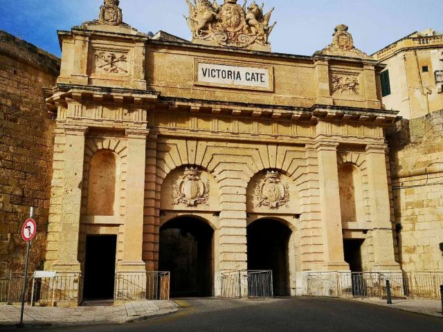 Victoria Gate