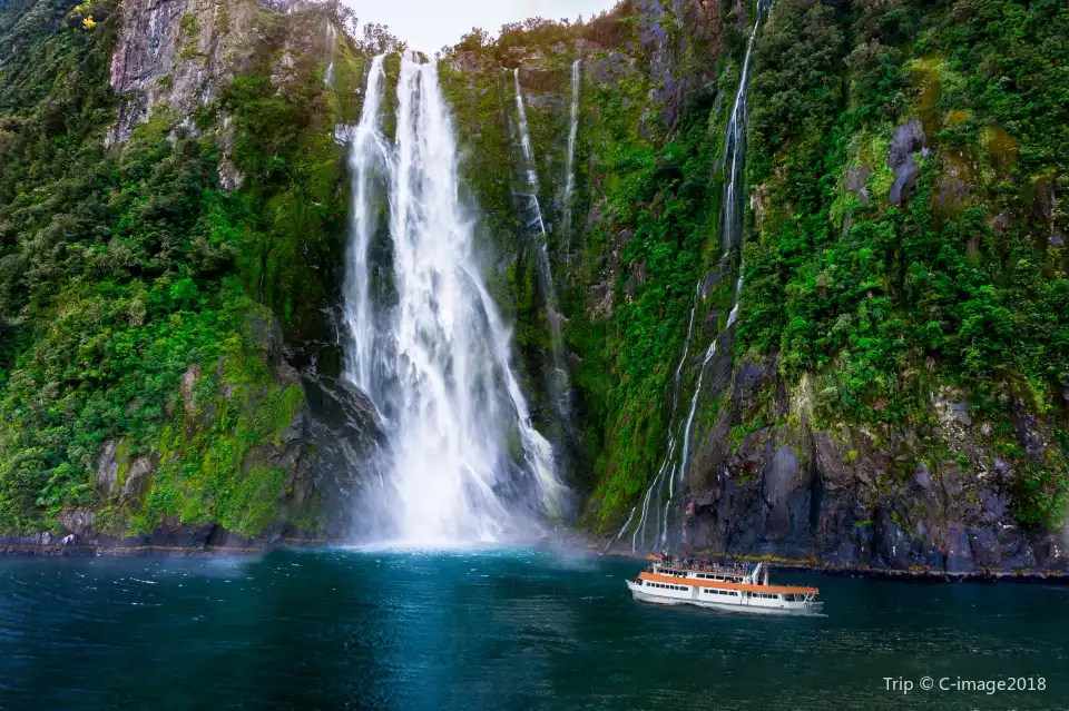 3_Milford Sound Scenic Cruises