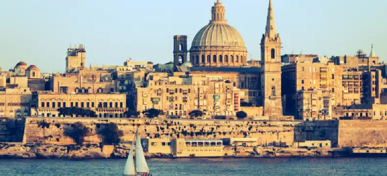 マルタ・エクスペリエンス周辺のホテル