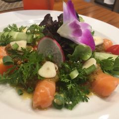 Chom Cafe and Restaurant User Photo