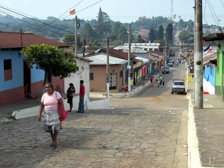 Hotels near Salcoatitán. Central Park