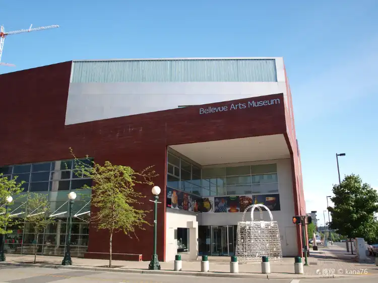 Hotels near Bellevue Arts Museum