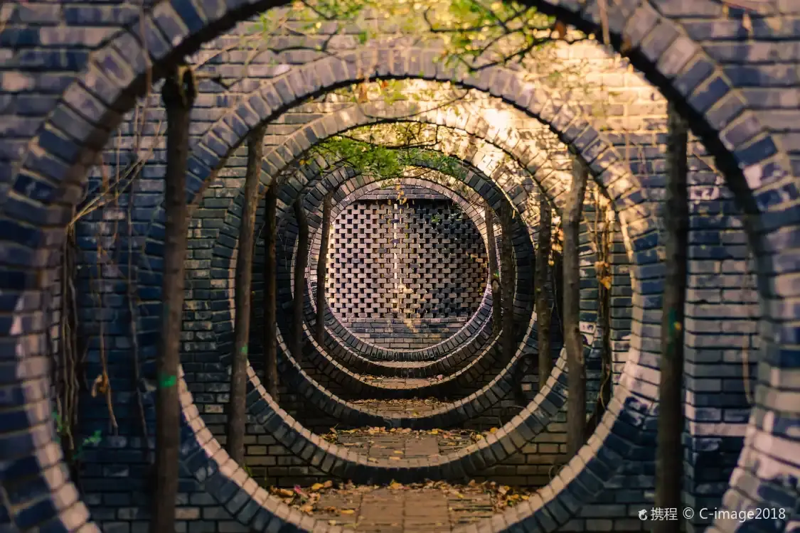 Hotels near Red Brick Art Museum