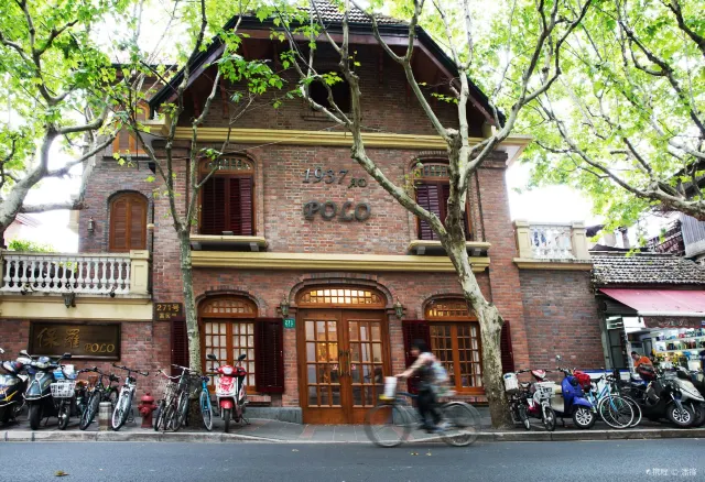 Top 4 World's Most Walkable Cities: Locals' Guide