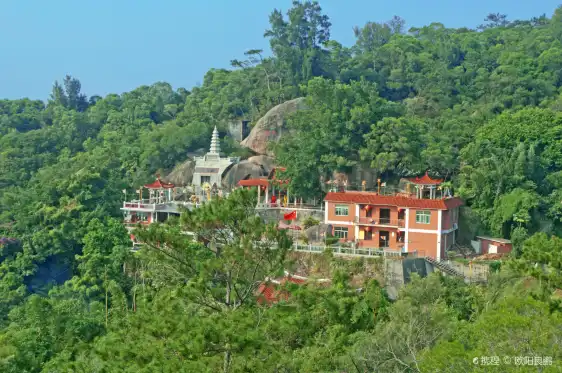 Hotels near Zhongyan Temple