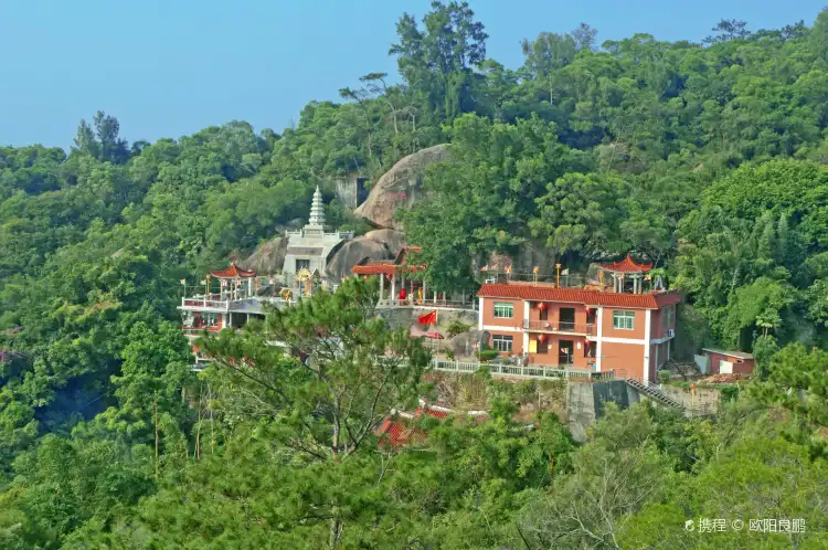 Hotels near Zhongyan Temple
