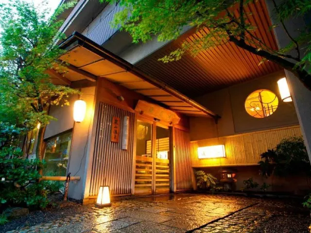 Experience The Hot Springs in Kyoto’s Most Beautiful Season