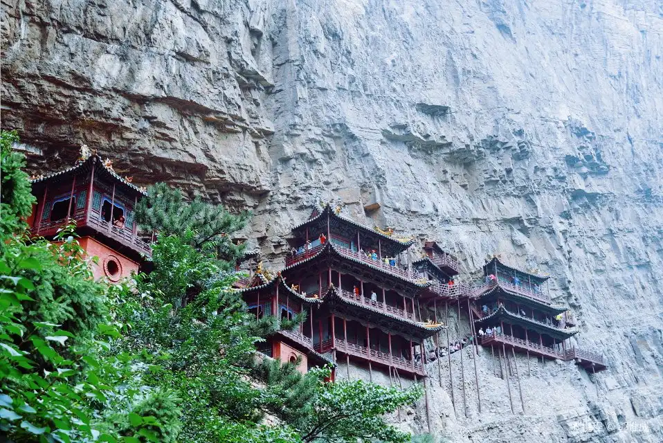 Hotels near Xuankong Temple