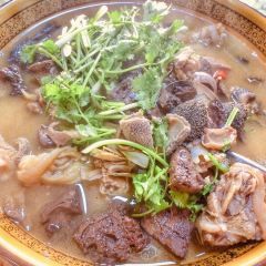 岭上人家聚会楼阁烤全羊 User Photo