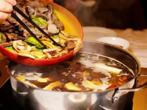 一家亲菌汤府
