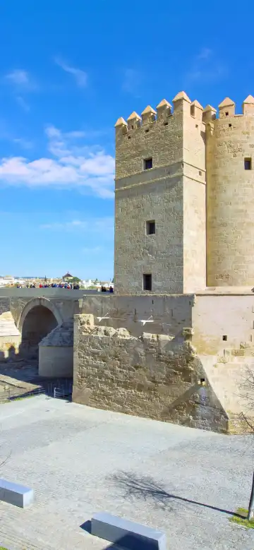 Hoteles cerca de Torre de la Calahorra