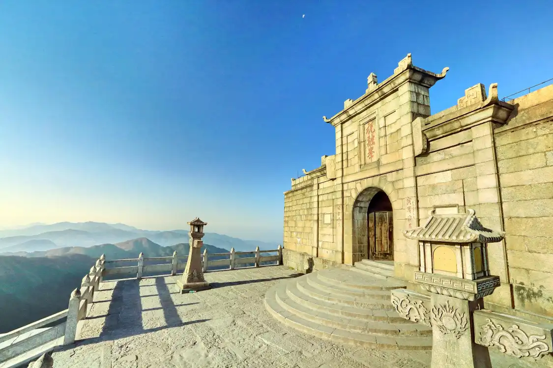 Hotels near Zhurong Peak