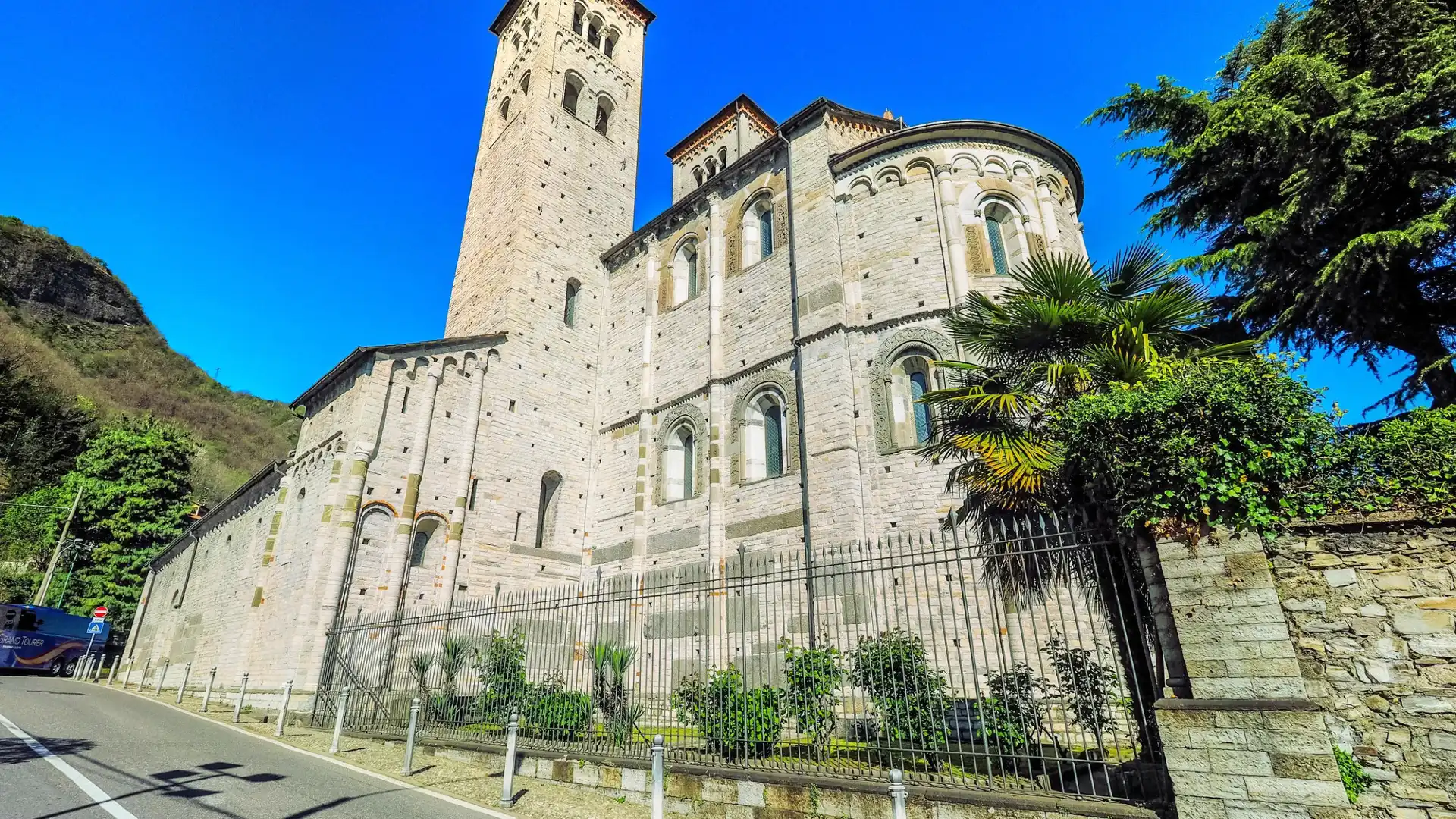 Hotels near Basilica of Saint Abundius