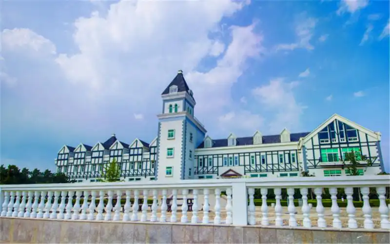 Hotels near Changyu Castel