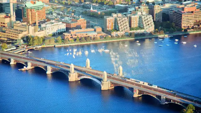 Hotels near Longfellow Bridge
