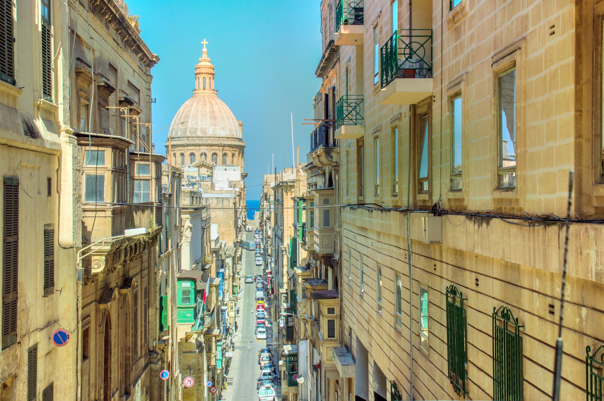 Bandara Internasional Malta [Antar Jemput ke Bandara Malta | Penjemputan atau Pengantaran | Sekali Jalan | Mobil Khusus Berbahasa Mandarin]