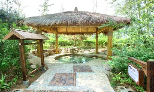 Baipo Hot Spring Holiday Hotel