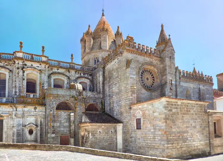 Hotels near Cathedral of Évora