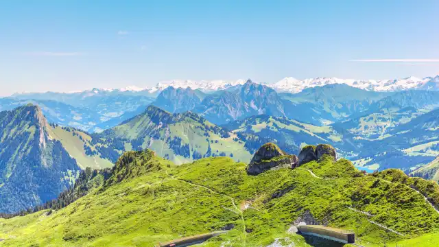 Hotels near Golden Pass Railway