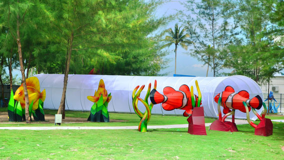 Lagoi Bay Lantern Park