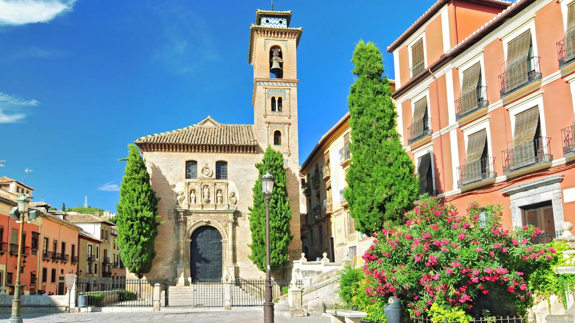 Hotels near Plaza Nueva