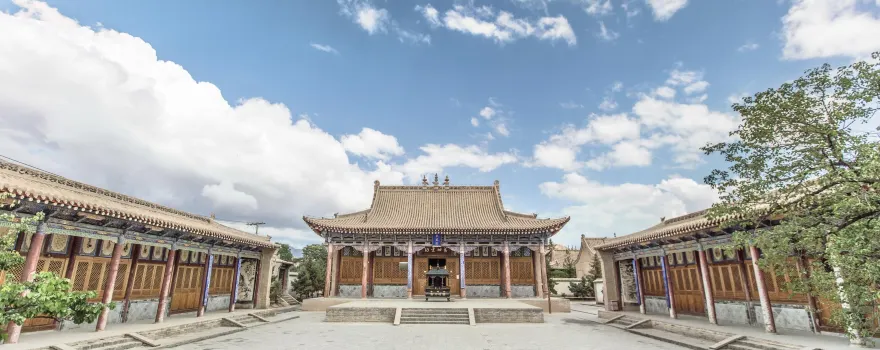 Guide Confucian Temple and Yuhuang Pavilion