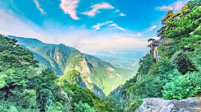 龍首崖