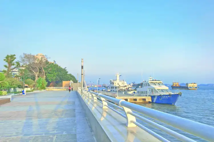 Các khách sạn gần Sea Viewing Veranda