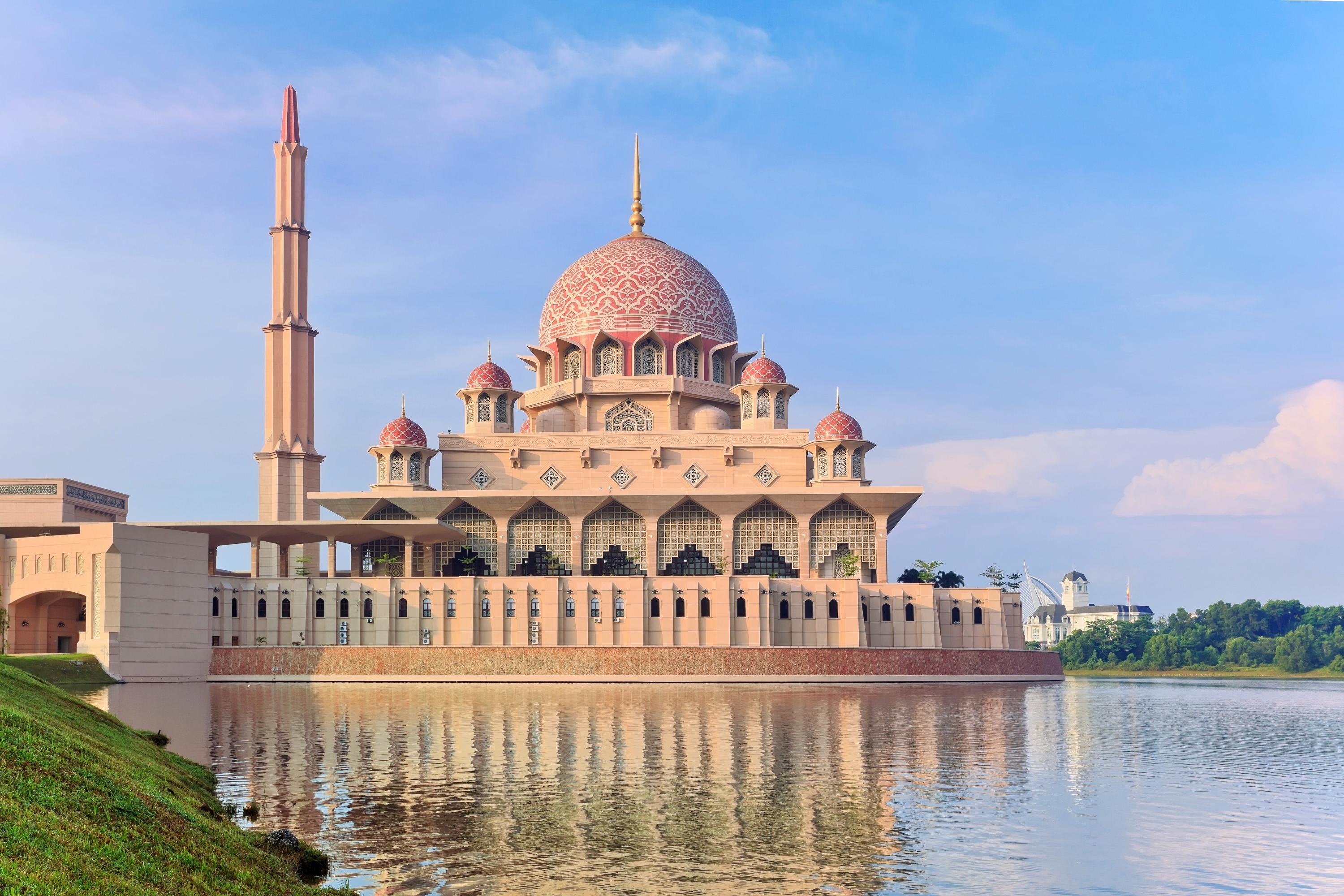 Putrajaya mosque | Trip.com Putrajaya