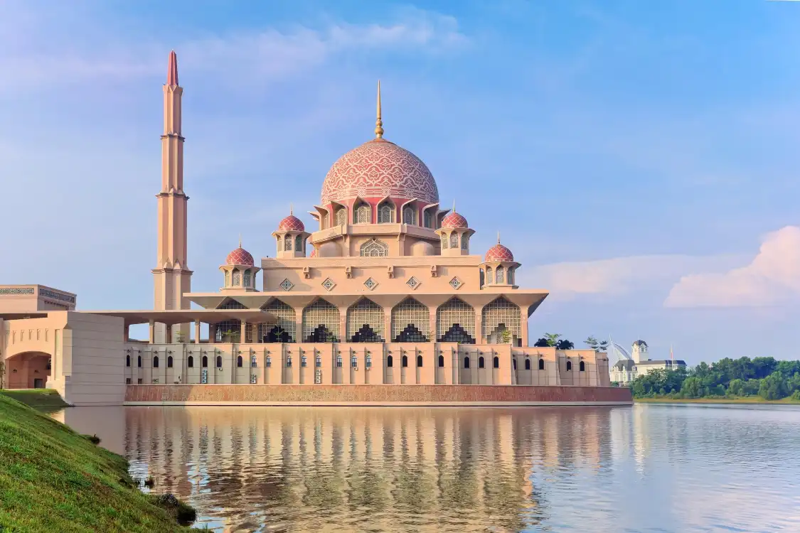Hotels near Putra Mosque