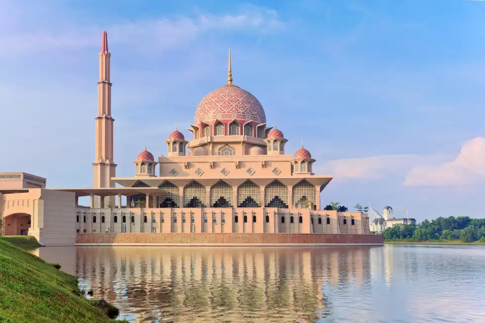 1_Putra Mosque
