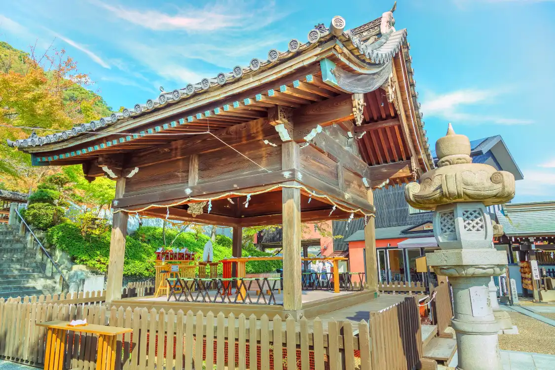 Отели рядом с достопримечательностью «Kobe Kitano Tenman Shrine»