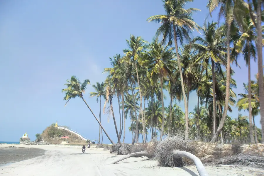 Chaung Thar Beach