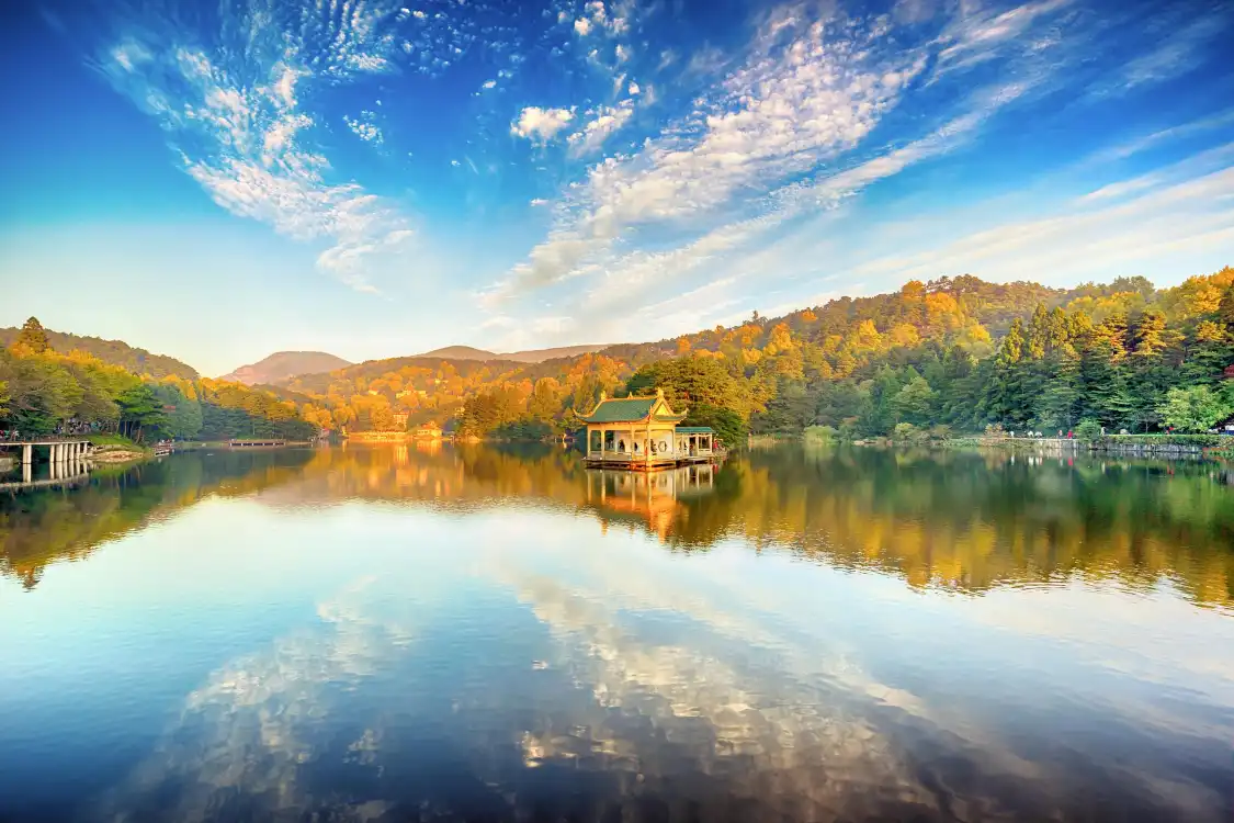 Hotels near Ruqin Lake