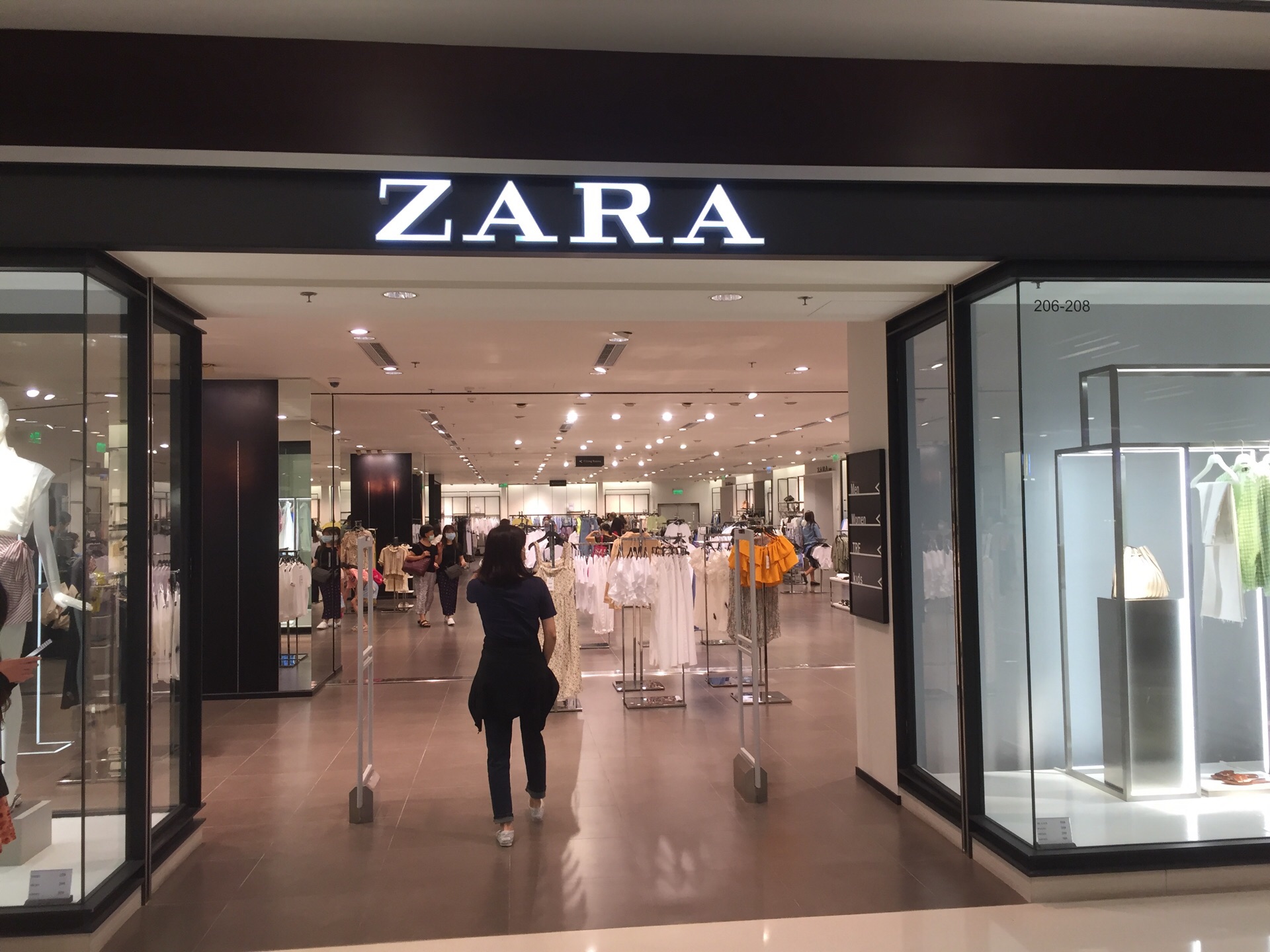 ZARA travel guidebook –must visit attractions in Hong Kong – ZARA nearby  recommendation – Trip.com