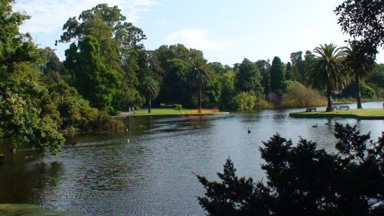 一個可以免費遊玩的公園，也是奧克蘭這座花園般城市的縮影，公園