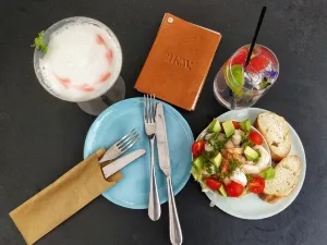 2KW Bar & Restaurant