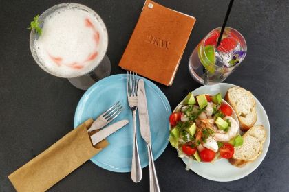 2KW Bar & Restaurant