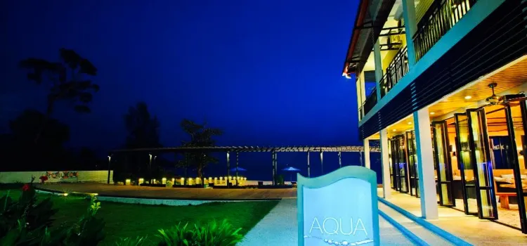 Aqua Beach Lounge